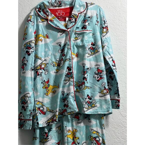Disney 100 Mickey Mouse & Friends Matching Family 2pc Pajama skiing M Holiday - Picture 4 of 6